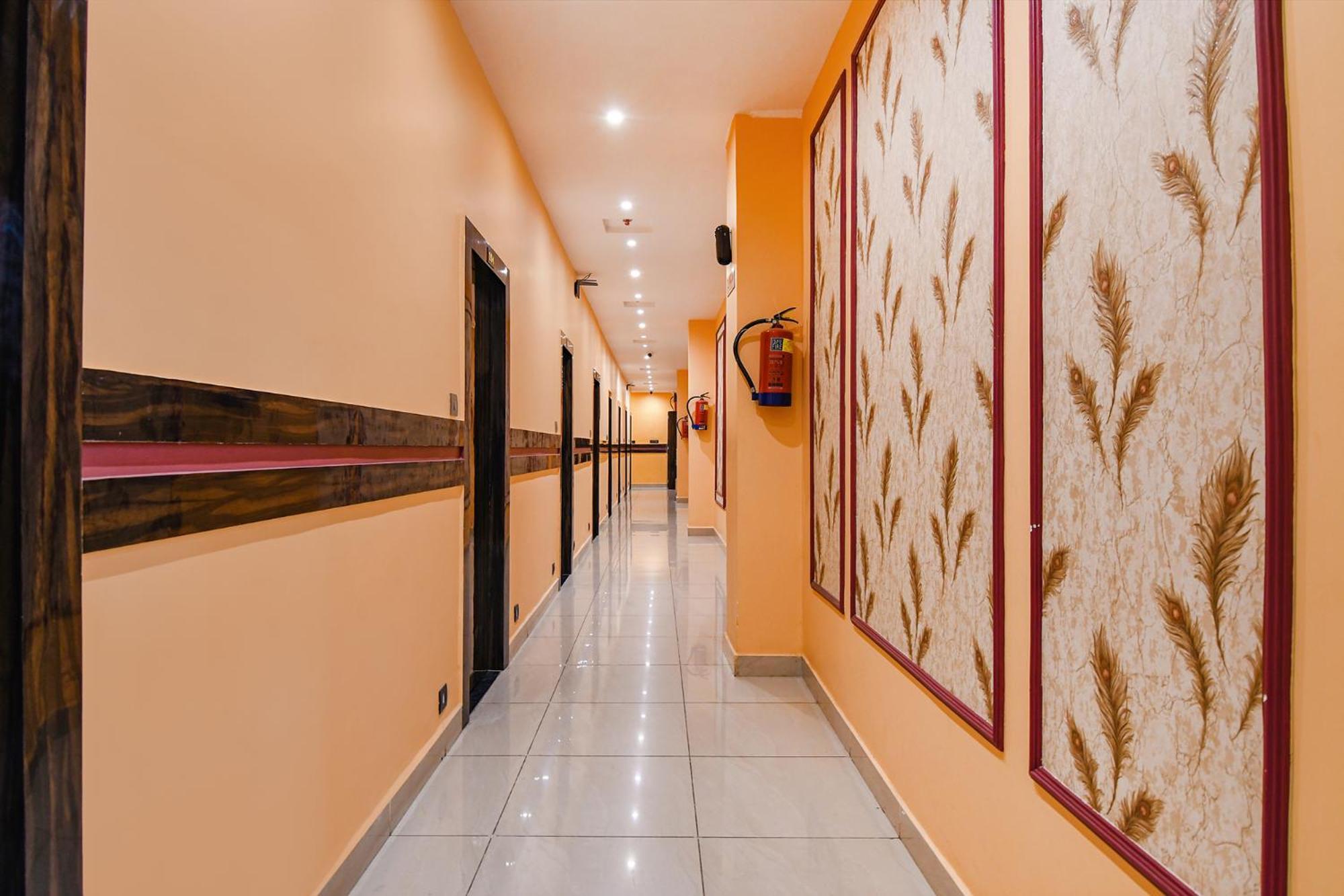 Fabhotel Royal Park Inn - Nr Eden Garden Stadium Calcutta Buitenkant foto