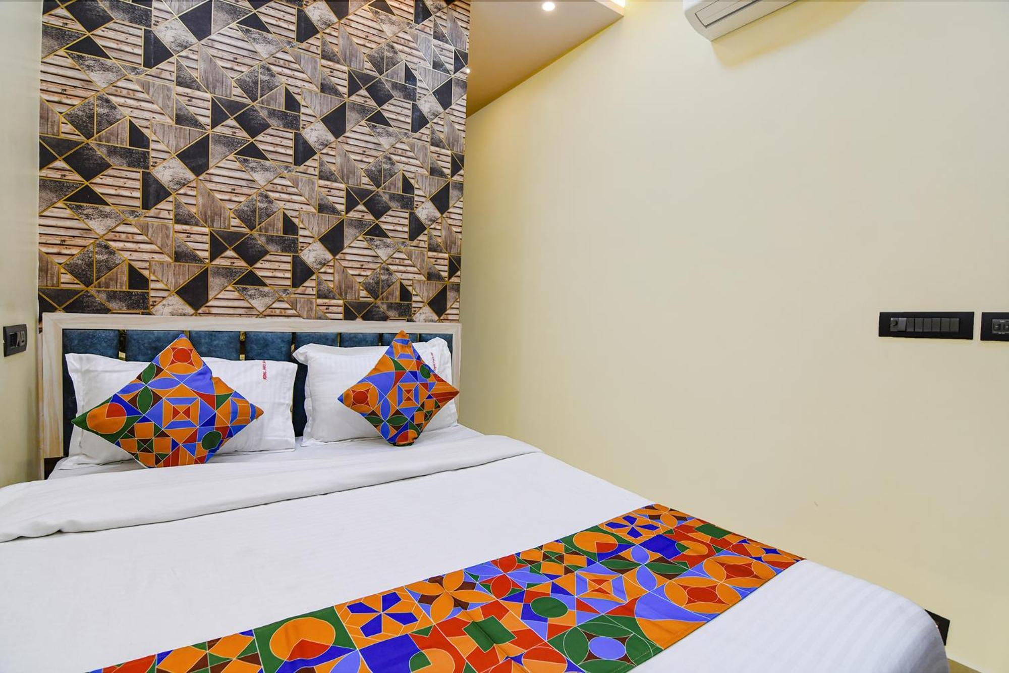 Fabhotel Royal Park Inn - Nr Eden Garden Stadium Calcutta Buitenkant foto
